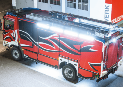 Custom Lighting for Fire Vehicles: Efficiency & Design